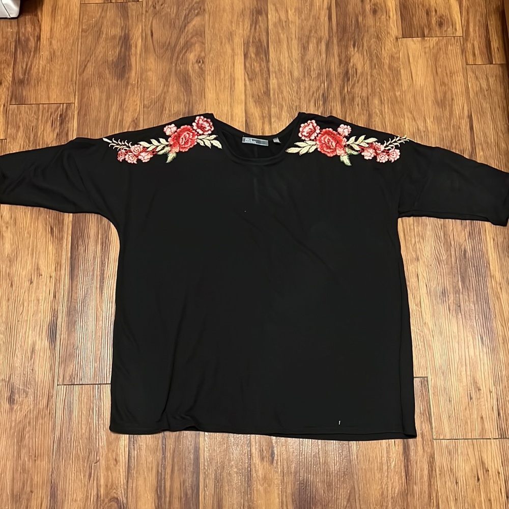 89th & Madison Black Sweater cold shoulder sleeves